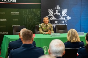 Komendant NOSG przemawia do uczestników spotkania