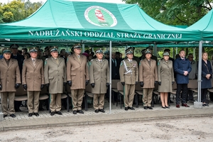 Uczestnicy uroczystości obchodów 86. rocznicy bitwy pod Wytycznem