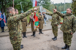 Ślubowanie nowych funkcjonariuszy SG