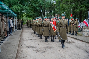 Uroczysta defilada podczas obchodów 86. rocznicy bitwy pod Wytycznem