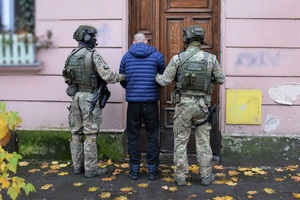 Funkcjonariusze NOSG podczas zatrzymania podejrzanego ob. Ukrainy