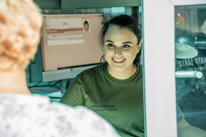 Funkcjonariusze podczas wykonywania czynności służbowych