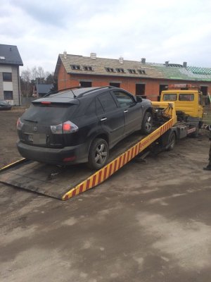 Odzyskano samochody i części samochodowe