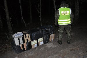 Zabezpieczanie papierosów pochodzących z przemytu.