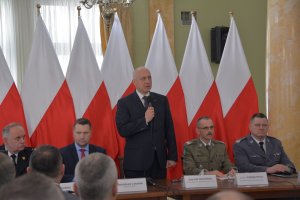 Odprawa służb z udziałem Ministra Spraw Wewnętrznych i Administracji