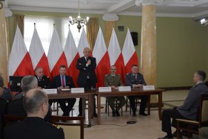 Odprawa służb z udziałem Ministra Spraw Wewnętrznych i Administracji