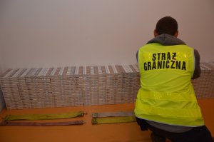 Zabezpieczanie papierosów pochodzących z przemytu.