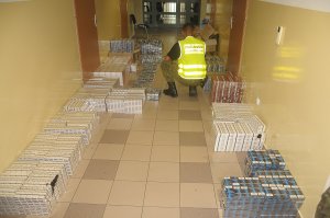 Zabezpieczanie papierosów pochodzących z przemytu.
