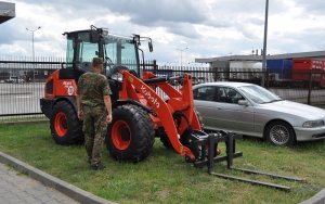 Koparko-ładowarka marki KUBOTA