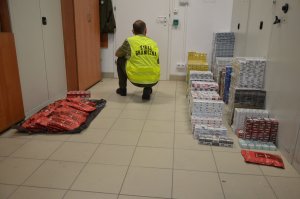 Zabezpieczanie papierosów pochodzących z przemytu.
