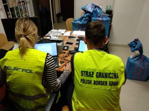 FUNKCJONARIUSZE NADBUŻAŃSKIEGO ODDZIAŁU STRAŻY GRANICZNEJ  ROZBILI MIĘDZYNARODOWĄ GRUPĘ PRZESTĘPCZĄ TRUDNIĄCĄ SIĘ ORGANIZOWANIEM NIELEGALNEJ MIGRACJI