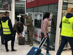 FUNKCJONARIUSZE NADBUŻAŃSKIEGO ODDZIAŁU STRAŻY GRANICZNEJ  ROZBILI MIĘDZYNARODOWĄ GRUPĘ PRZESTĘPCZĄ TRUDNIĄCĄ SIĘ ORGANIZOWANIEM NIELEGALNEJ MIGRACJI