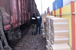 Zabezpieczanie papierosów pochodzących z przemytu.