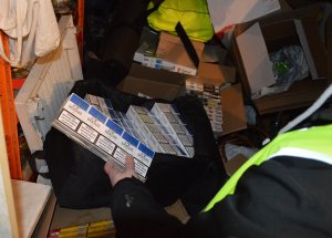 Zabezpieczanie papierosów i alkoholu pochodzących z przemytu.
