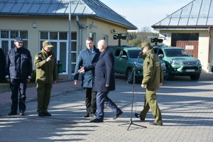 Szef MSWiA przekazał Straży Granicznej nowe pojazdy