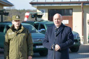 Szef MSWiA przekazał Straży Granicznej nowe pojazdy