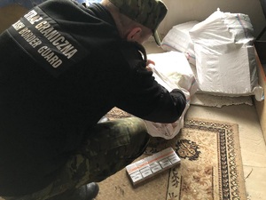 Zabezpieczanie papierosów pochodzących z przemytu.