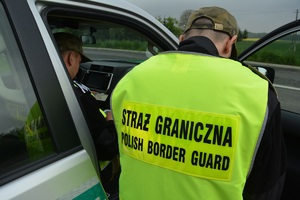 Kontrola drogowa prowadzona przez funkcjonariuszy SG