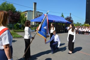 Uroczystość nadania sztandaru Szkole w Dołhobyczowie
