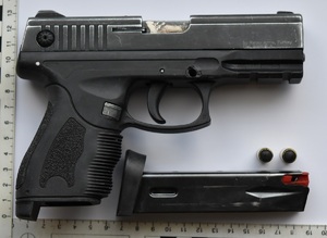 Ujawniony pistolet