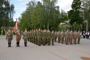 Ślubowanie nowo przyjętych funkcjonariuszy NOSG oraz mianowanie na młodszych chorążych