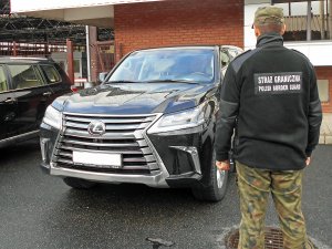 LEXUS o wartości 300 tys. zł