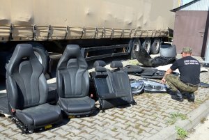 Ujawnione nielegalne podzespoły samochodowe