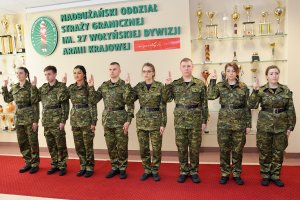 Ślubowanie nowo przyjętych funkcjonariuszy NOSG