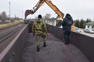 Zabezpieczanie papierosów pochodzących z przemytu.