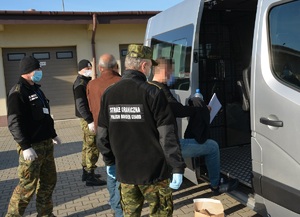 Nielegalni migranci wędrowali do Francji