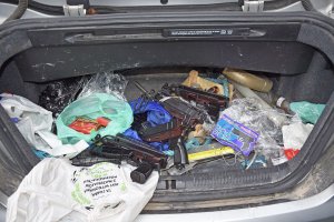 Nielegalna broń i amunicja