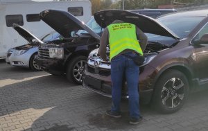 Rozbito grupę przestępczą kradnącą luksusowe samochody