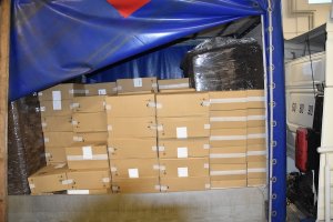 Tir z nielegalnymi papierosami o wartości 1,5 mln zł