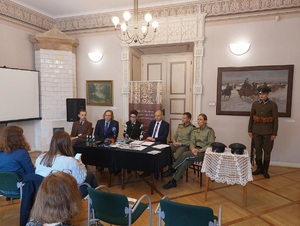 Wystawa prac "U progu Niepodległej" i konferencja prasowa w Lublinie