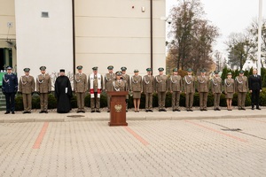 Ślubowanie nowo przyjętych funkcjonariuszy oraz awanse i odznaczenia w NOSG