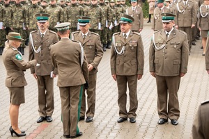 Ślubowanie nowo przyjętych funkcjonariuszy oraz awanse i odznaczenia w NOSG