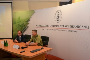 Szef MSWiA uczestniczy w odprawie służbowej w NOSG