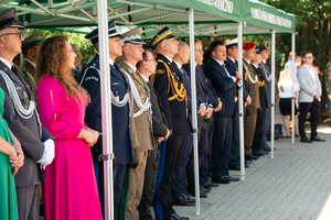 Zaproszeni goście podczas uroczystych obchodów 84. rocznicy bitwy pod Wytycznem