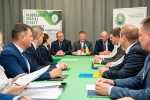 Uczestnicy spotkania Pełnomocników Granicznych Rzeczypospolitej Polskiej oraz Ukrainy podczas prowadzonych rozmów