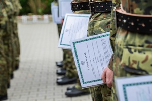 Uroczystość ślubowania nowo przyjętych funkcjonariuszy Straży Granicznej w komendzie NOSG