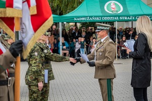 Uroczystość ślubowania nowo przyjętych funkcjonariuszy Straży Granicznej w komendzie NOSG