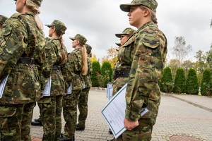 Uroczystość ślubowania nowo przyjętych funkcjonariuszy Straży Granicznej w komendzie NOSG