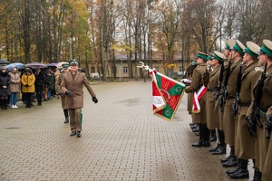 Uroczystość wręczenia awansów i odznaczeń funkcjonariuszom i pracownikom na terenie komendy Nadbużańskiego Oddziału SG