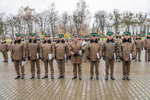 Uroczystość wręczenia awansów i odznaczeń funkcjonariuszom i pracownikom na terenie komendy Nadbużańskiego Oddziału SG