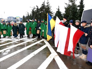 Przekazanie Betlejemskiego Światła Pokoju na terenie drogowego przejścia Granicznego w Hrebennem