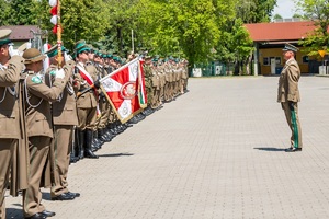 Funkcjonariusze NOSG podczas uroczystości Święta SG na terenie komendy oddziału NOSG