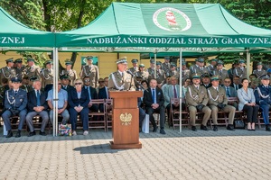 Komendant NOSG przemawia do uczestników uroczystości Święta SG