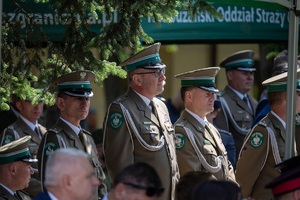Funkcjonariusze NOSG podczas uroczystości Święta SG na terenie komendy oddziału NOSG
