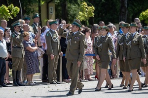 Funkcjonariusze NOSG podczas uroczystości Święta SG na terenie komendy oddziału NOSG