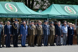 Funkcjonariusze NOSG podczas uroczystości Święta SG na terenie komendy oddziału NOSG